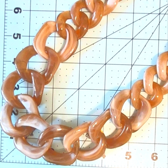 Chunky Tortoise Link 24" Resin Necklace - Picture 6 of 7